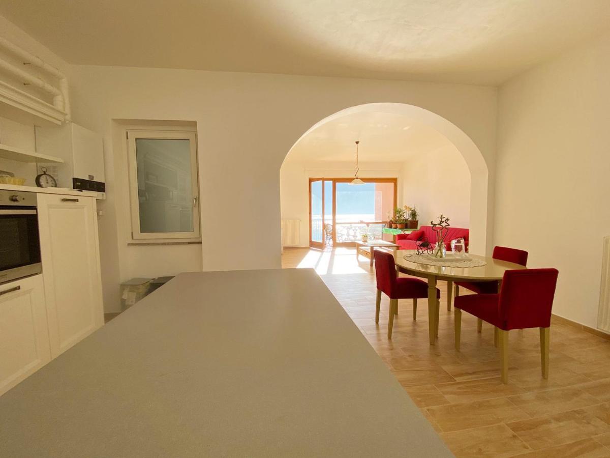 Big Apartment With Lake View And Two Bedrooms Сала-Комачина Экстерьер фото